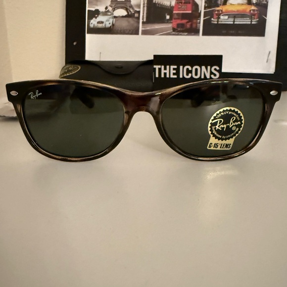 RayBan 2132 New Wayfarer 902 Tortoise Shell/G15 Dark Green Lens 55mm - Picture 2 of 11
